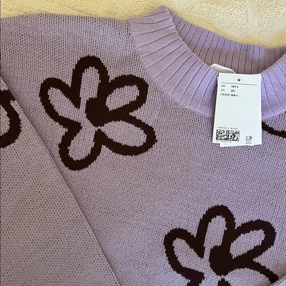 H&M | Sweater - Picture 2 of 3